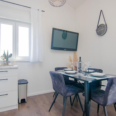 Apartments Aki Malinska Ngoại thất bức ảnh