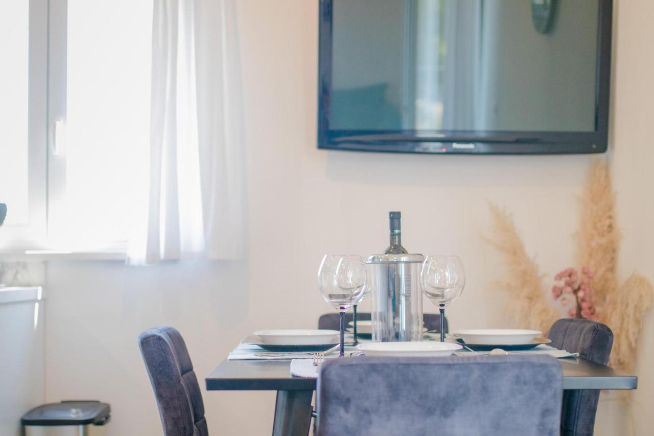 Apartments Aki Malinska Ngoại thất bức ảnh