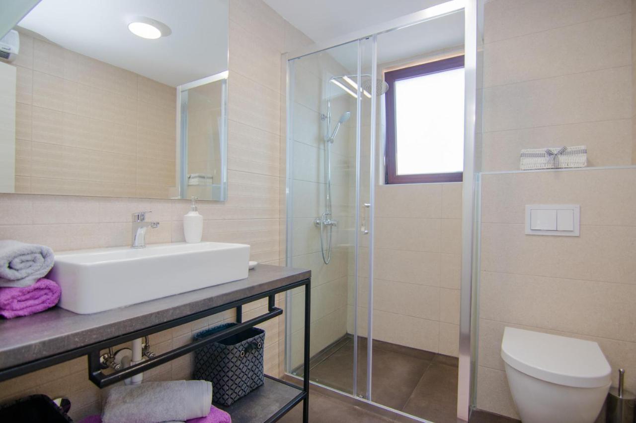 Apartments Aki Malinska Ngoại thất bức ảnh