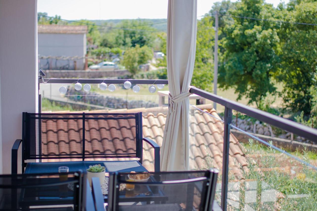 Apartments Aki Malinska Ngoại thất bức ảnh